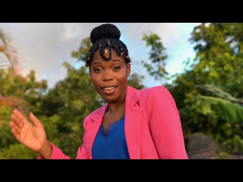 Stéphanie HALIAR - J'avance (Clip Officiel)