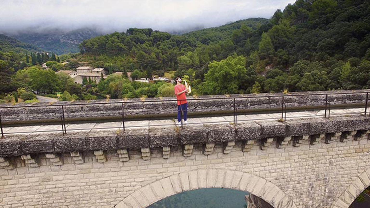 photo de Durev nous offre un panorama à couper le souffle pour Vague à l'âme