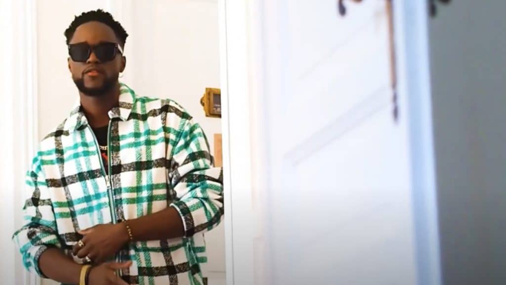 photo de Découvrez « L’Excès D’Amour » d'OZ Valentino