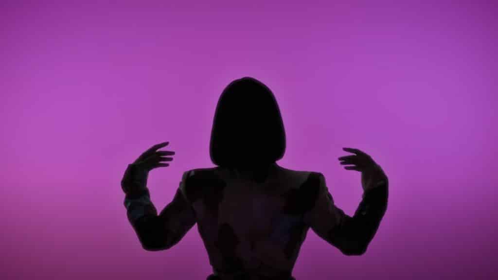 photo de Helora Rose vous attend « Dans mon cœur » pour son nouveau clip