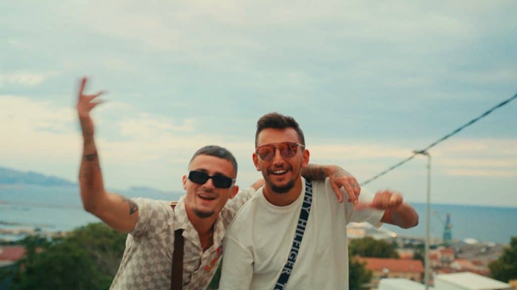 RK’M roule à « 220 » pour son nouveau clip photo de RK'M roule à « 220 » pour son nouveau clip