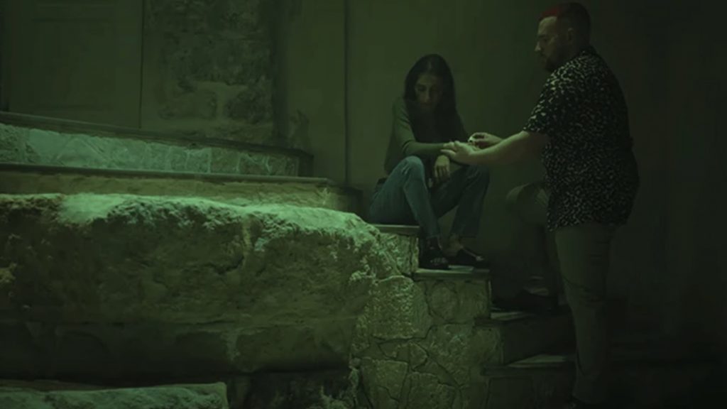 GENNARO aide « BIANCA » à lutter contre ses addictions pour son nouveau clip photo de GENNARO aide BIANCA à lutter contre ses addictions pour son nouveau clip