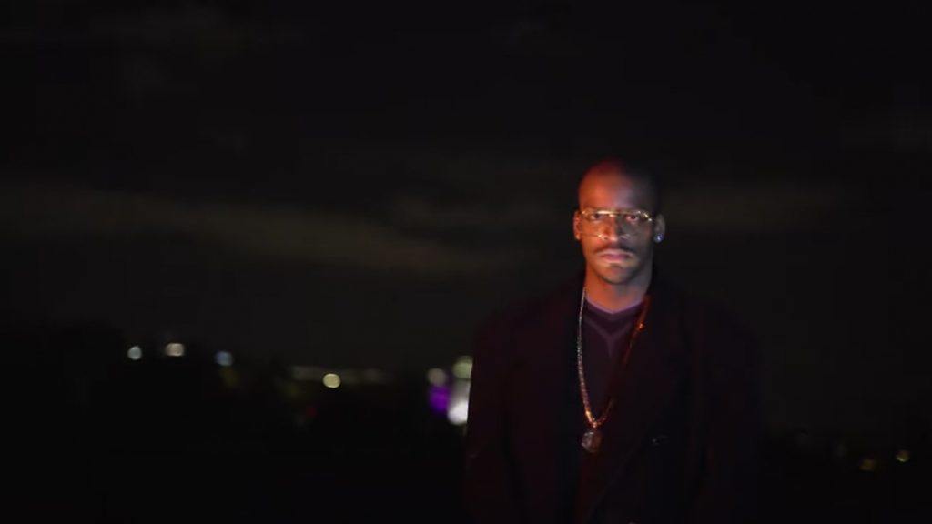 photo de LL, plus sombre que jamais dans « Black Shadow »