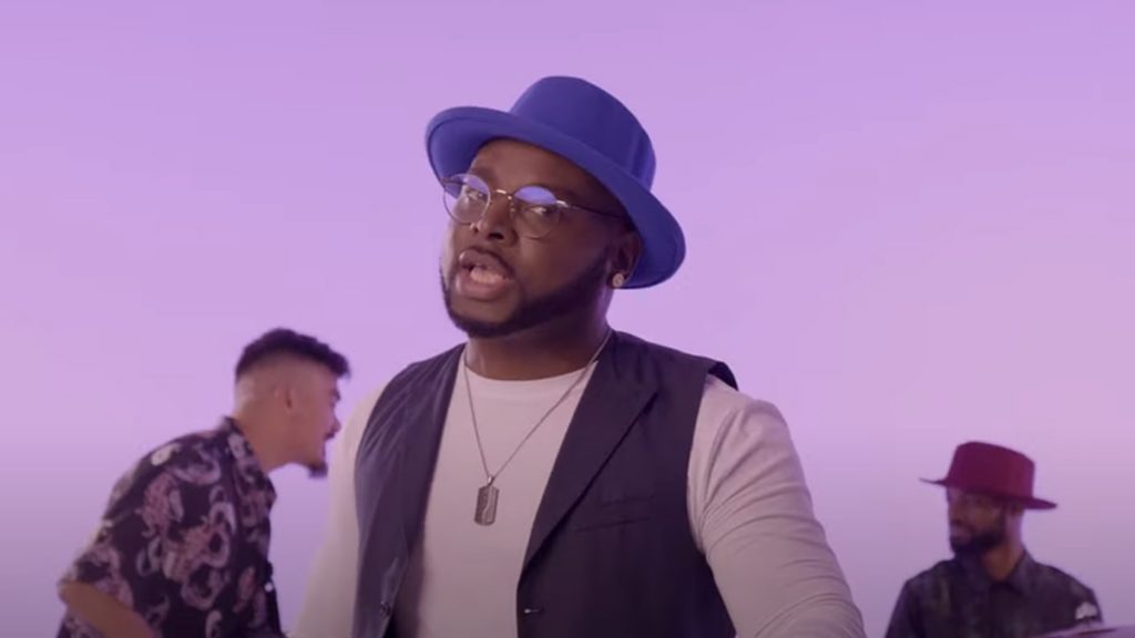 photo de Le monde est « Fou » dans le nouveau clip de MULTIS