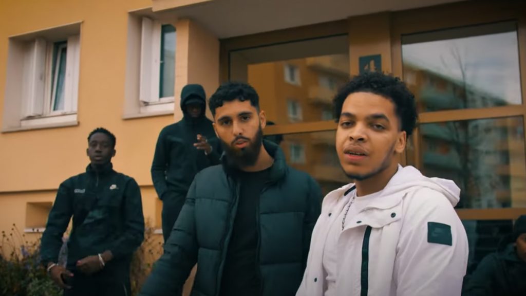 R.E est sur « Telegram » pour son nouveau clip photo de R.E est sur « Telegram » pour son nouveau clip