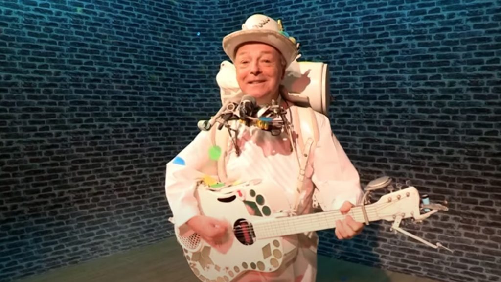 photo de Rémy Bricka dévoile une nouvelle chanson pour fêter son anniversaire !