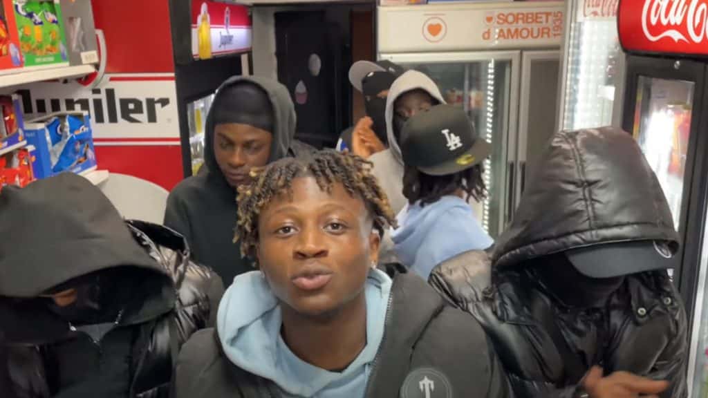 photo de VAPSS, en « APPEL MASQUÉ » pour son nouveau clip