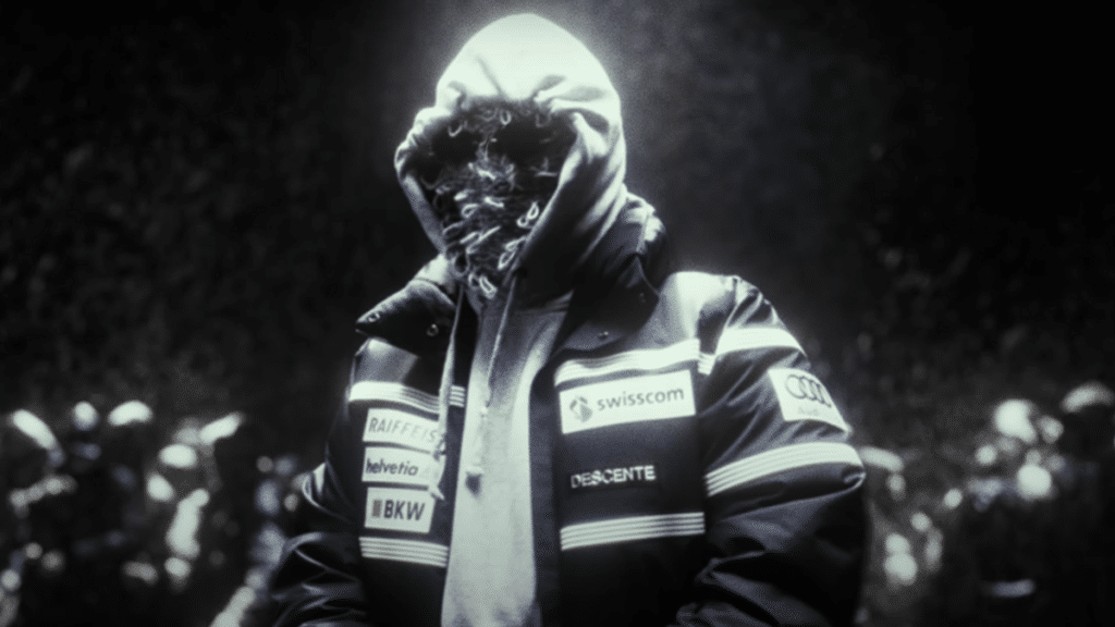 Photo de Kekra joue un « Ingé Son » dans son dernier clip et lâche un nouvel album