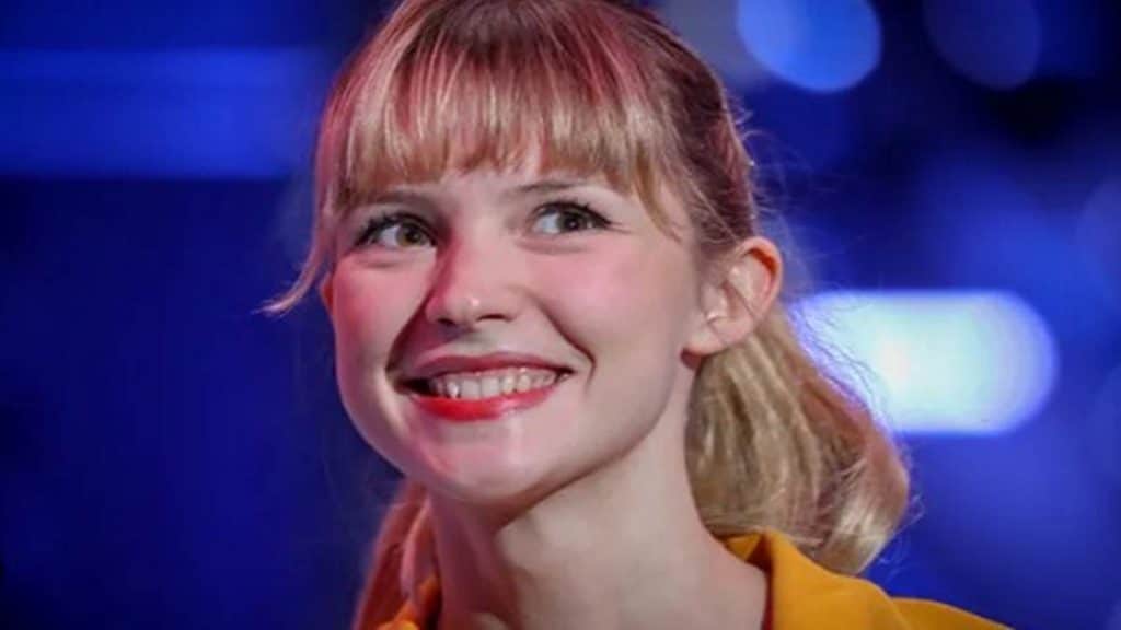 Photo de Le sourire gencive d'Angèle, la nouvelle lubie des internautes [PHOTOS]