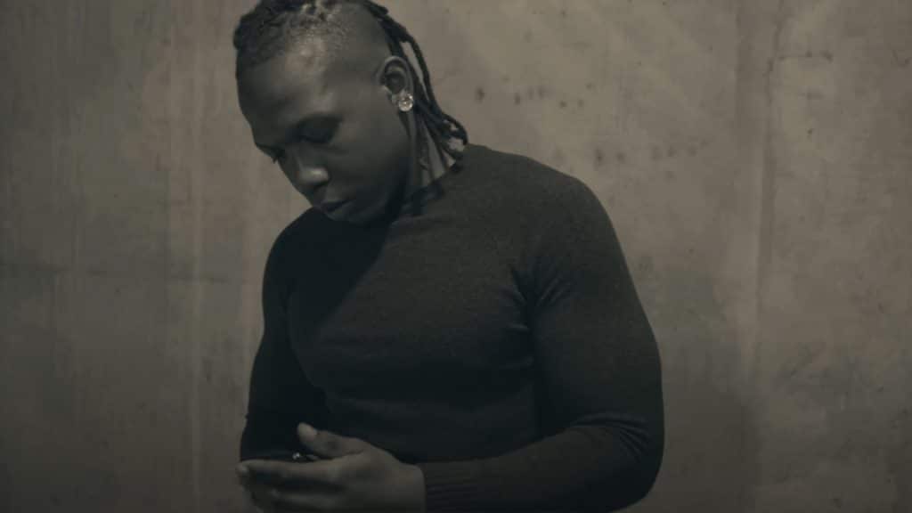 photo TCK encerclé par ses « Ennemis » dans son dernier clip