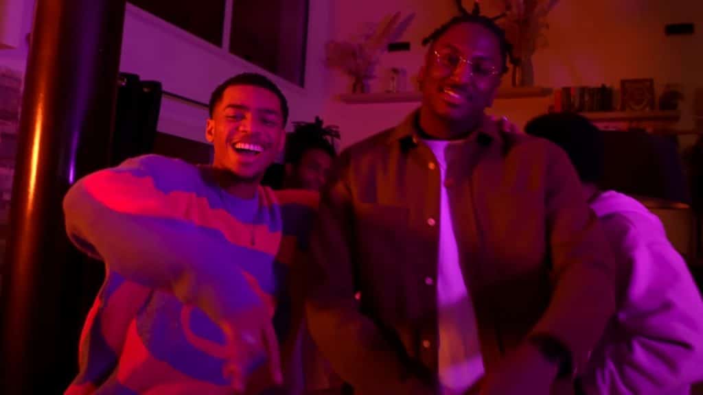 photo de Akram', prêt à « Jouer » dans son nouveau clip