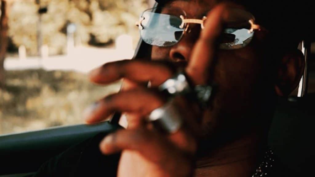 photo de Alpatch Jdr en mode énervé pour son nouveau clip Le Jdr