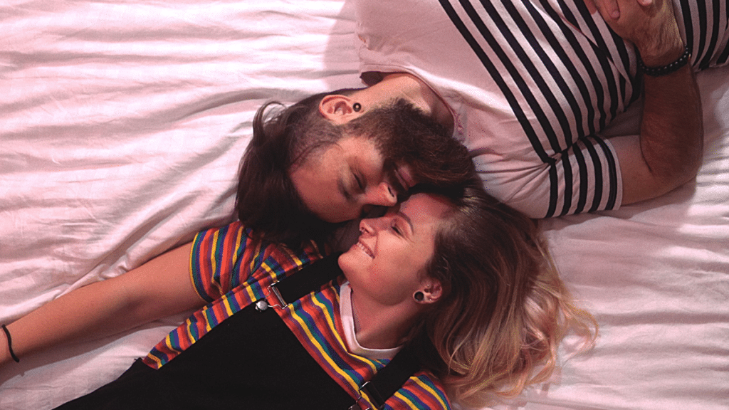 photo de Attention, grosse « Canicule d'amour » dans le nouveau clip de Eloïse Bee