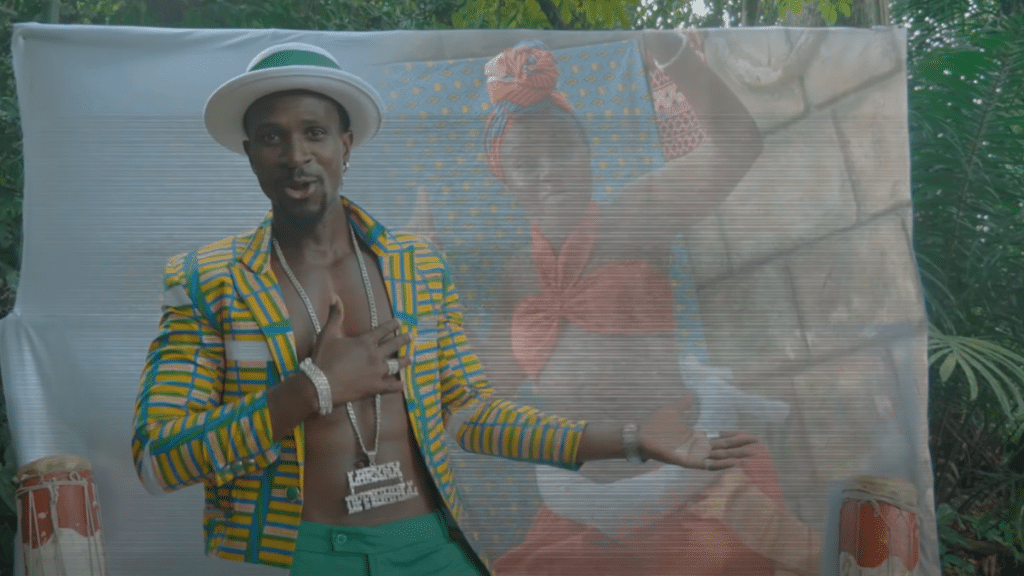 « Attrapez » le nouveau clip de Larynx Offishall si vous le pouvez ! photo de « Attrapez » le nouveau clip de Larynx Offishall si vous le pouvez !