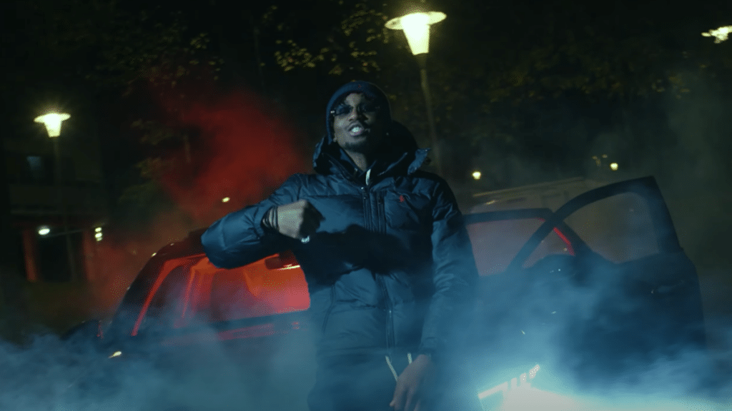 Godson Arvntes lâche un gros « BANGER » pour son nouveau clip photo de Godson Arvntes lâche un gros « BANGER » pour son nouveau clip