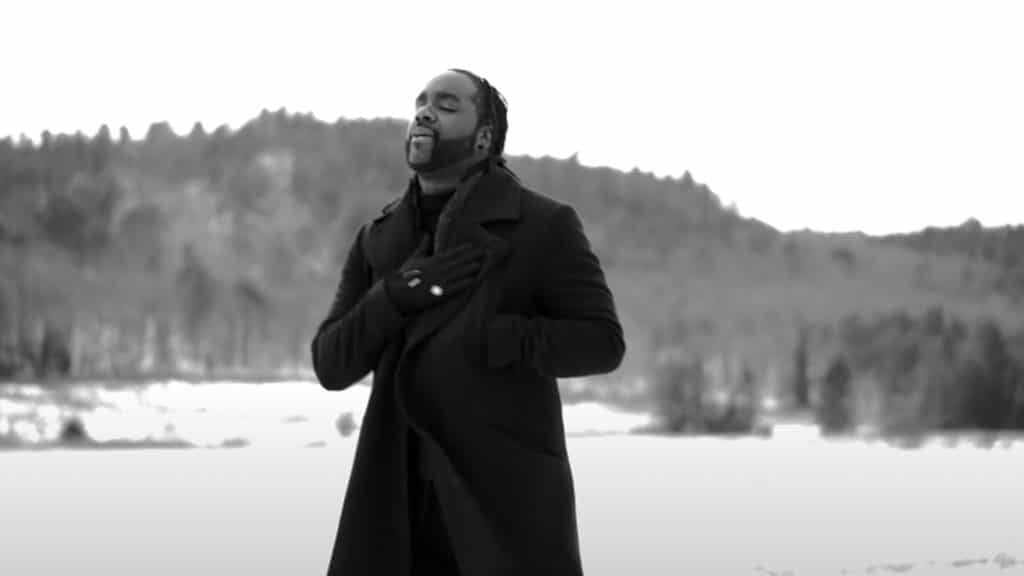 photo de LeFLOFRANCO regarde « Au loin » pour son nouveau clip