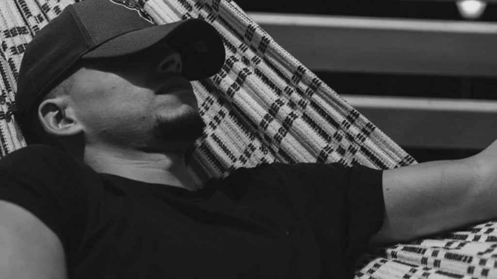 photo de OA est complètement dans sa « WEIRSS »