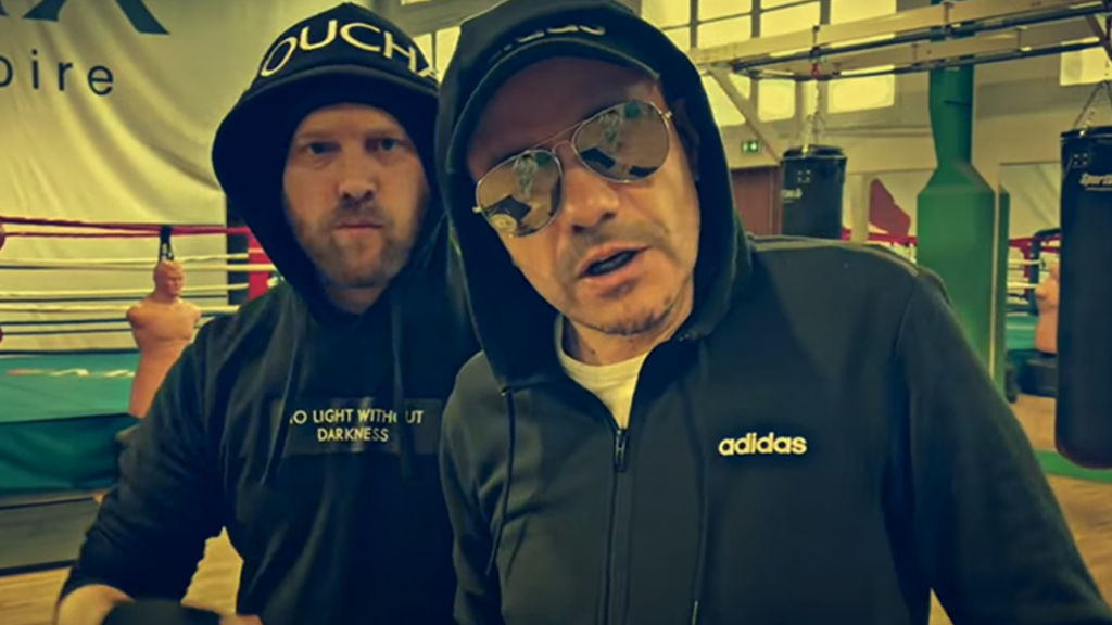 photo de Barange fixe les règles dans Ring