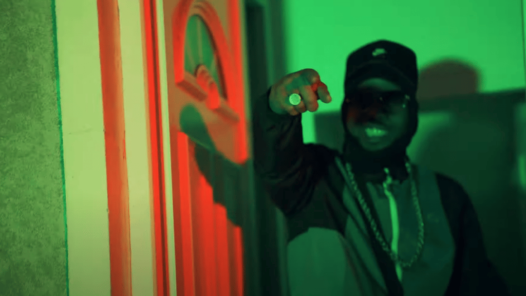 photo de Découvrez « Orangina » de GAYO, un clip qui secoue !