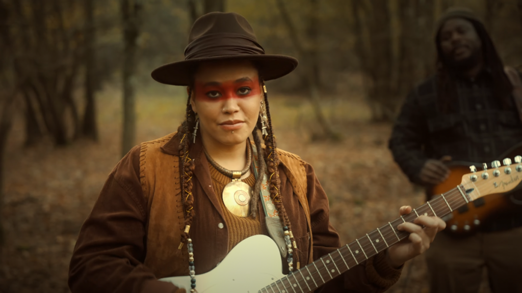 photo de Découvrez l'univers grandiose de AKASHA avec son nouveau clip « Faraway »