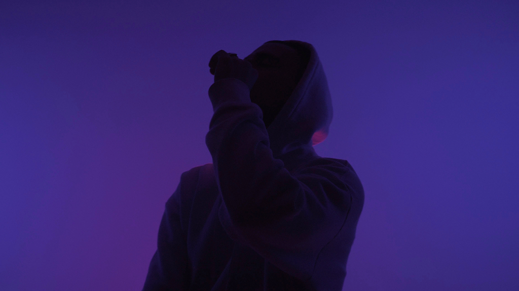 photo de ILYSH débarque avec un nouveau clip pshyché' « By yourself »