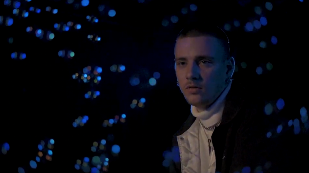 photo de ILYSH tout en émotion dans Melpomene