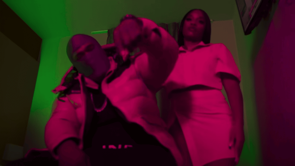 photo de K-ra rappe « Sans Filtre » dans son nouveau clip