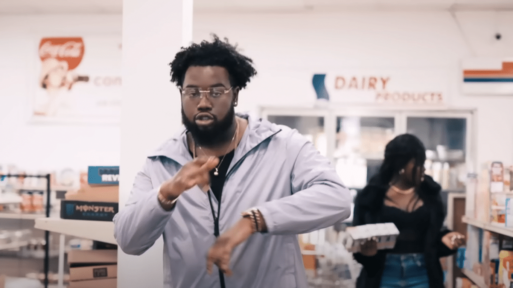 photo de KingH509 court après les « Millions » dans son nouveau clip