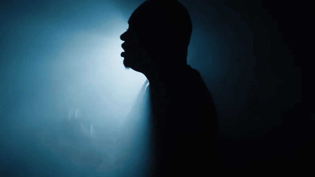 photo de Salix Kls, envoutant dans son nouveau clip « One Love »