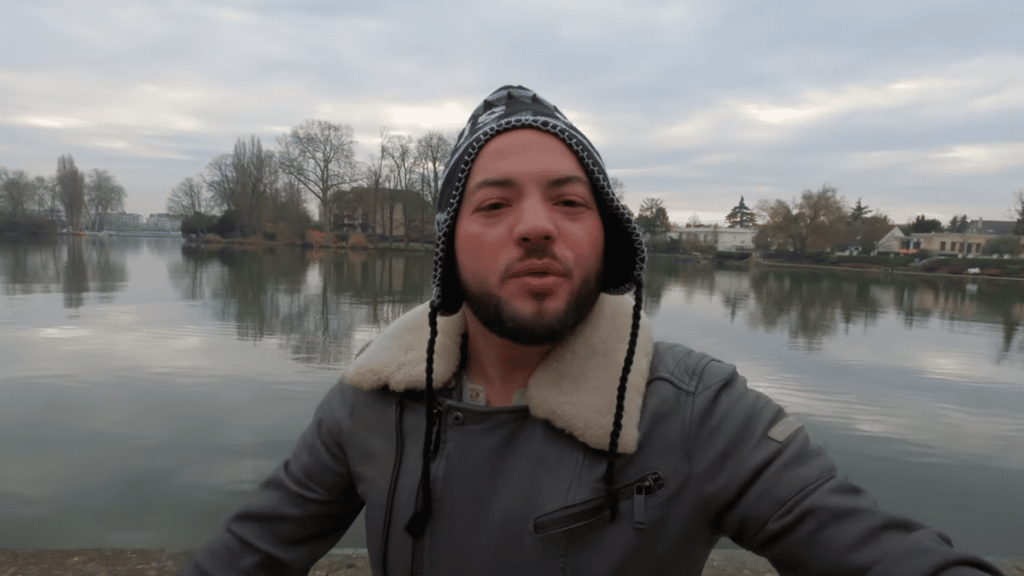 photo de Sinan, plus « Moderne » que jamais avec son nouveau clip