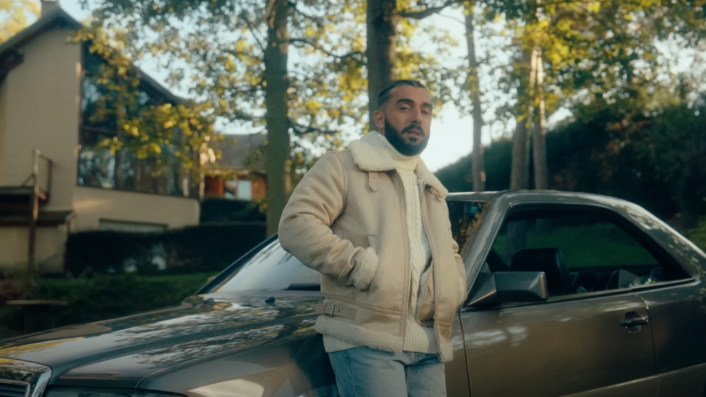 « Viens faire un tour » dans le nouveau clip de SAKO photo de « Viens faire un tour » dans le nouveau clip de SAKO