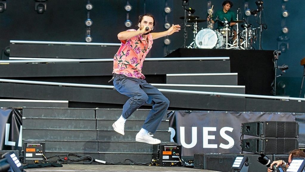 Photo de Qui sont les musiciens qui accompagnent Lomepal pour « Mauvais Ordre Tour 2023»