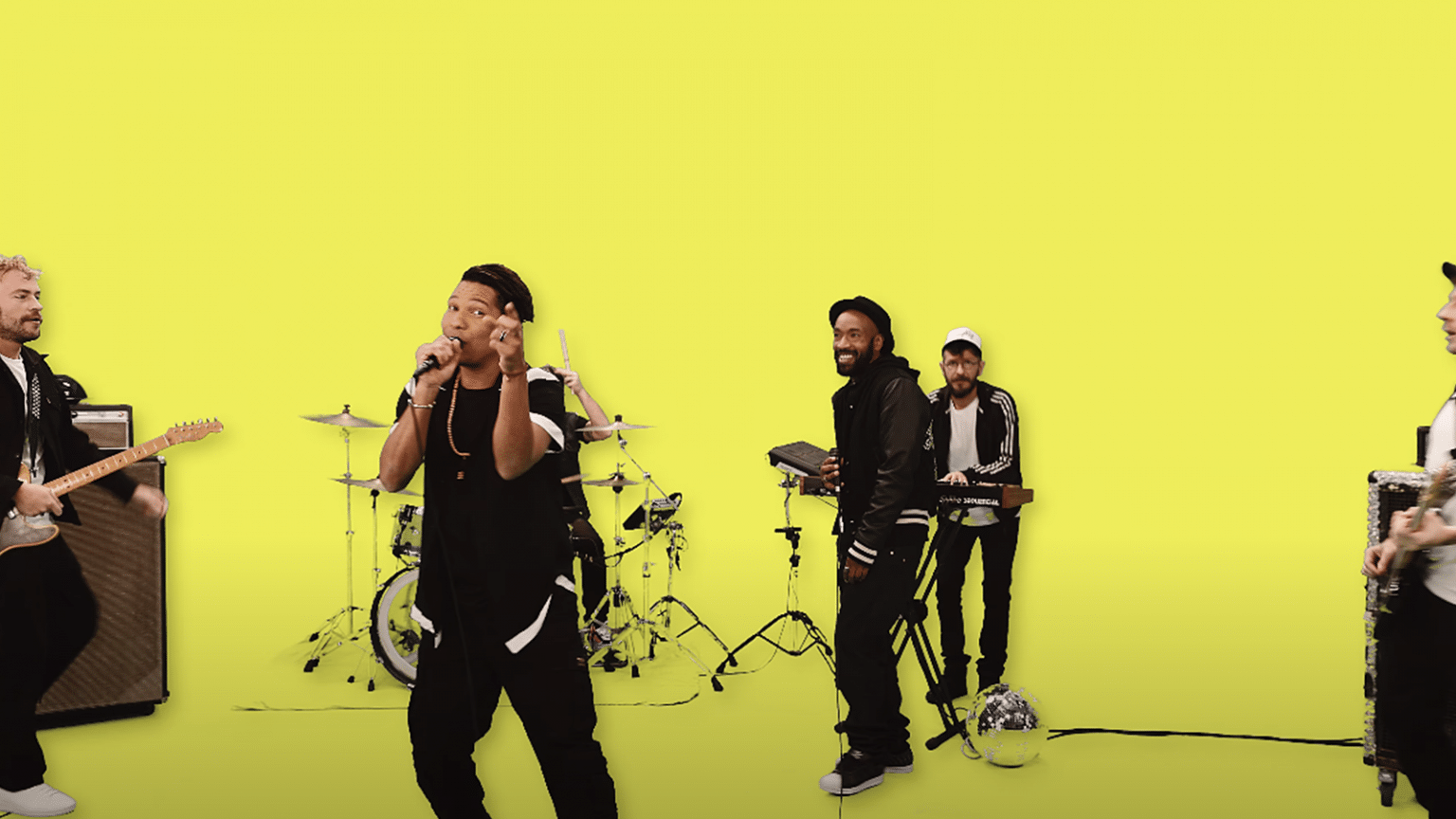 photo de Découvrez « Jiggle » de EIGHTY, un titre qui met de bonne humeur