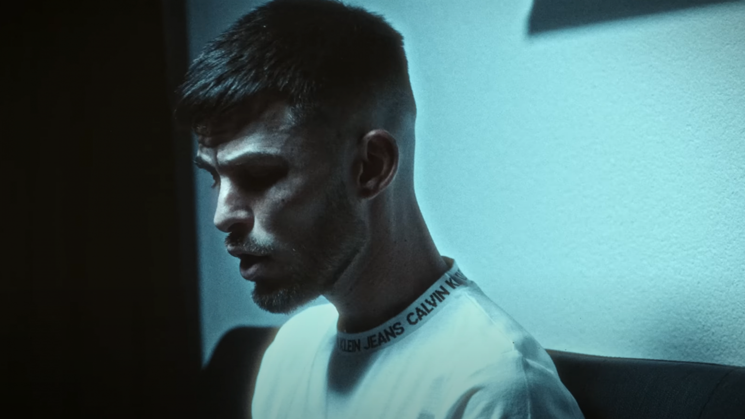 photo de Drikar chante pour « Mama » dans son nouveau clip