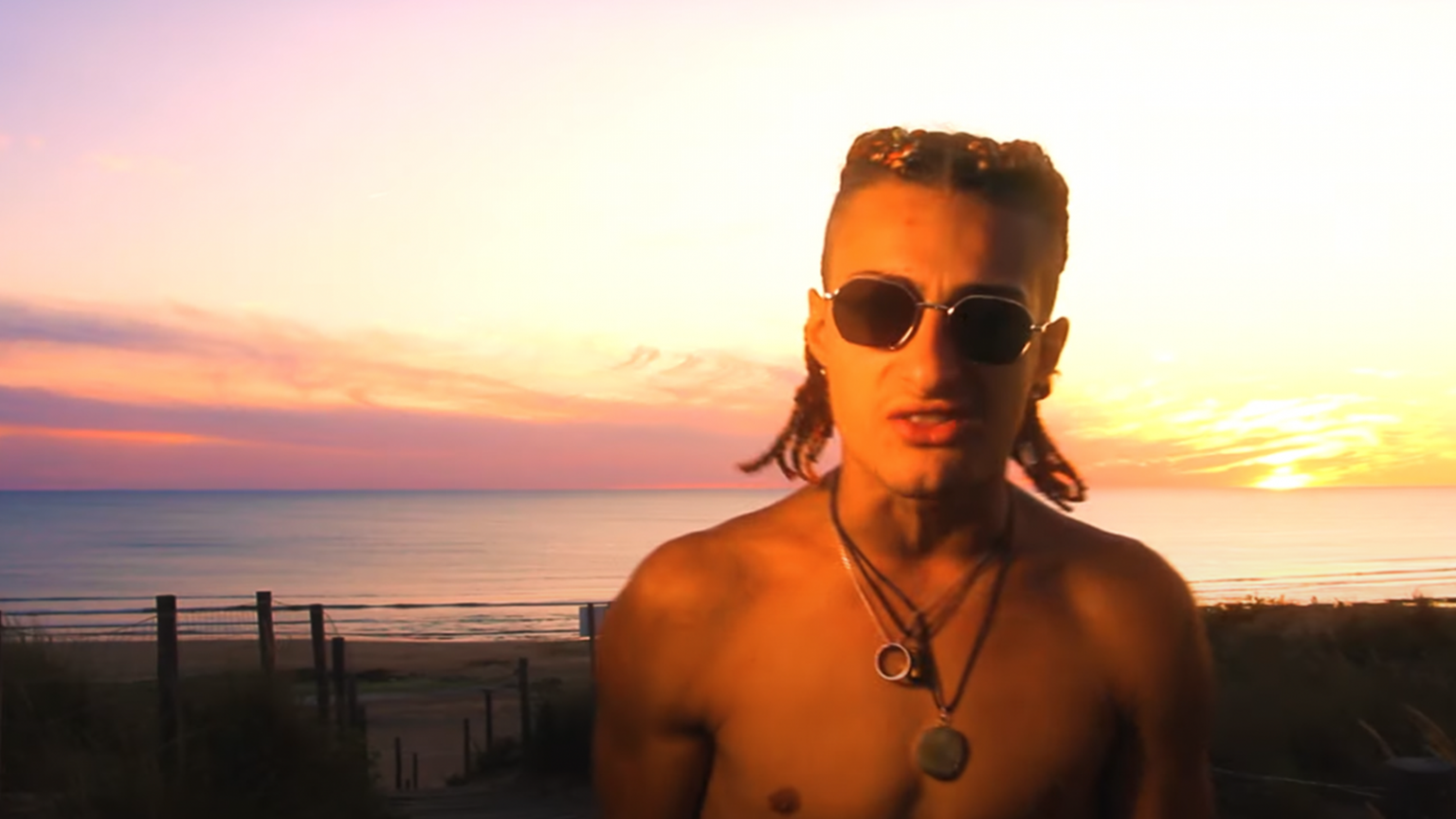 Raapa Moonkey nous met dans un bon « Mood » avec son nouveau clip photo de Raapa Moonkey nous met dans un bon « Mood » avec son nouveau clip