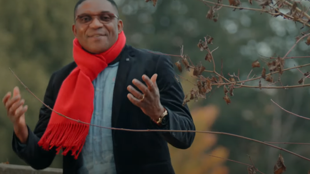 photo de SEBA NTELA rayonne dans son nouveau clip « ALLELUIA » 2