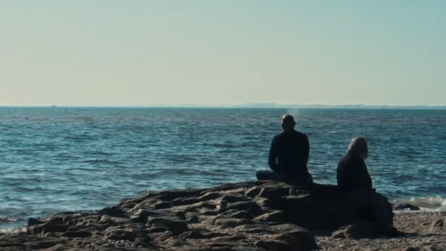 photo de Tentez l'expérience « Camisolé » avec le nouveau clip de Hurlenoir & IIL