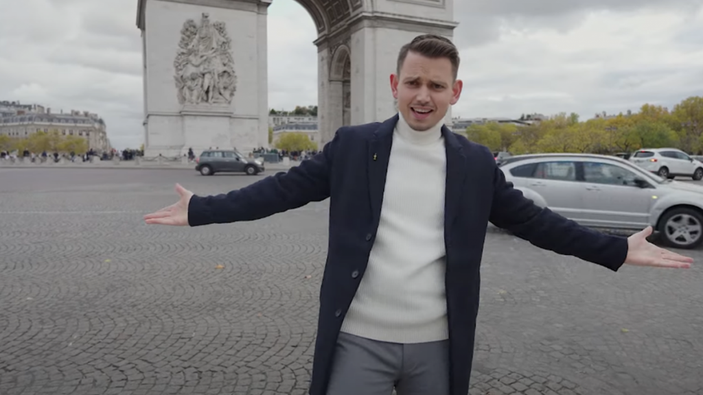 photo de Yanni Iliadis, comme à la maison à « Paris »