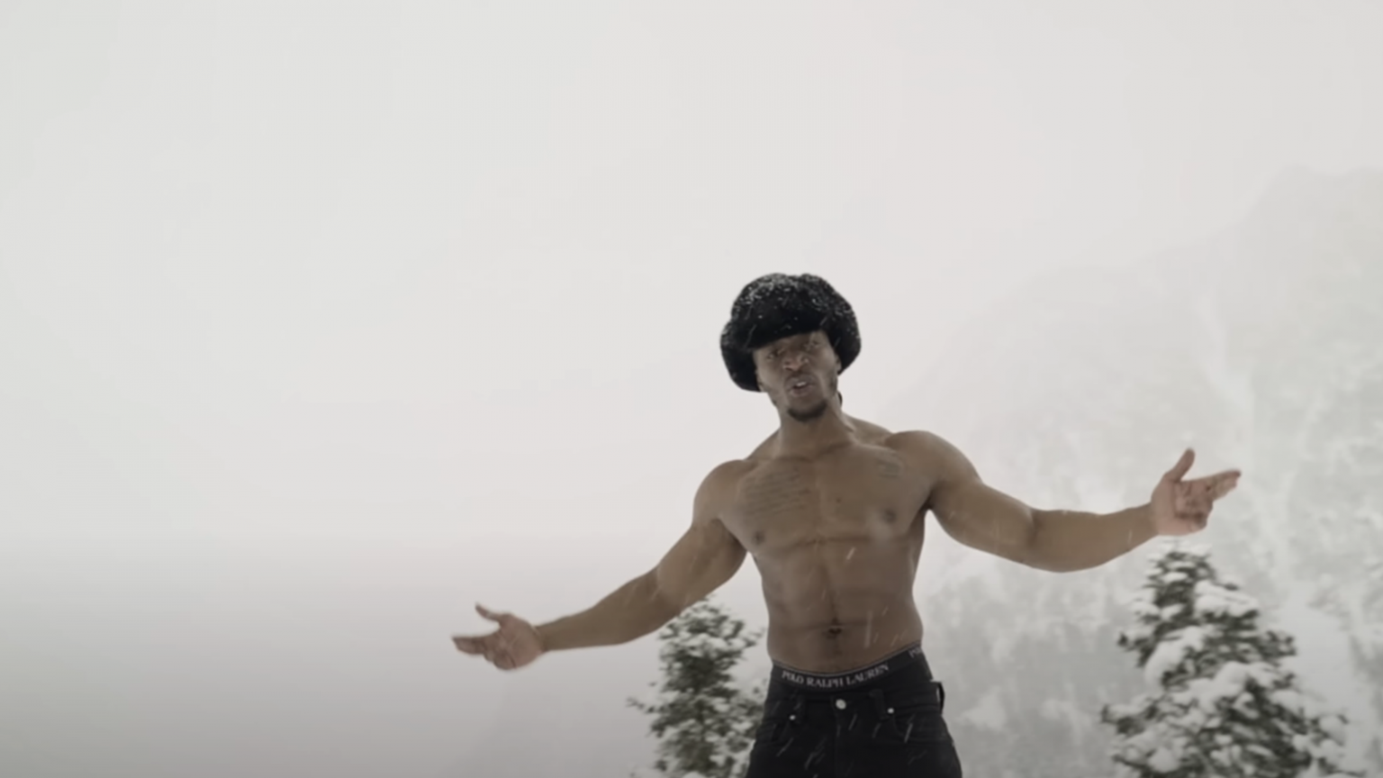 photo de Yezy OG, aussi déterminé que « Ragnar » dans son nouveau clip