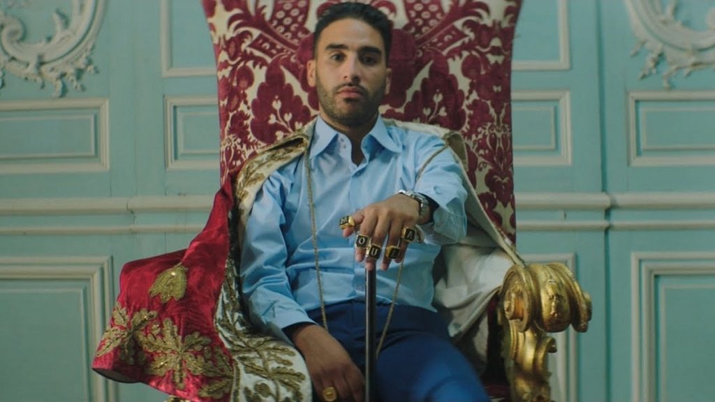 Photo de Heuss l’Enfoiré déchu de sa nationalité Algérienne ? Voici ce que dit la loi Algérienne