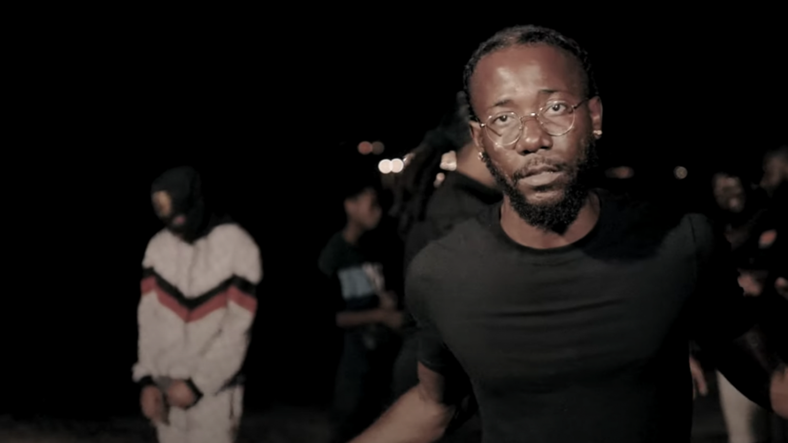 photo BonsoirJeecy ne pense pas au « Lendemain » dans son nouveau clip