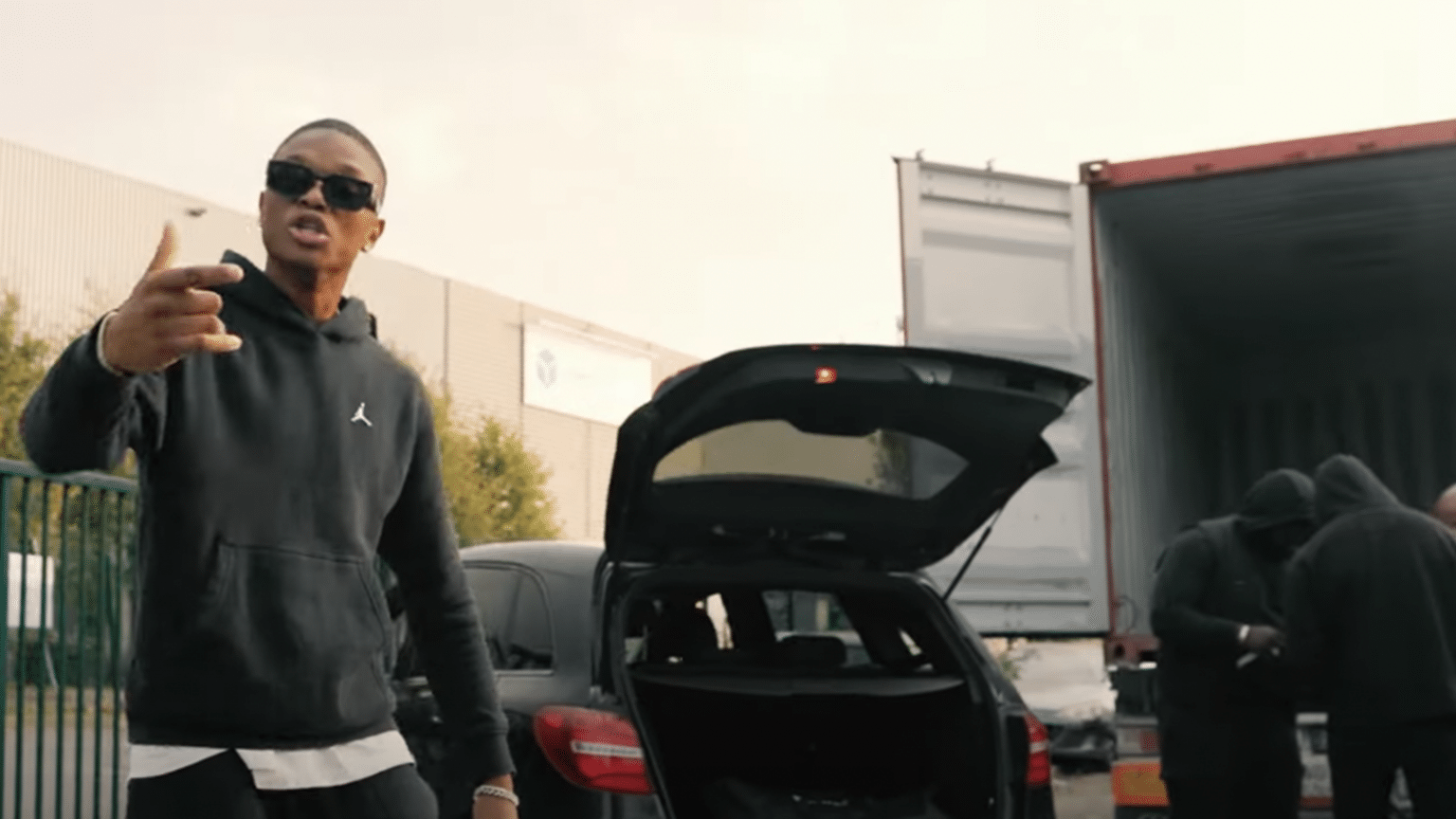 photo de Ça bibi la « Beuguff » dans le nouveau clip de Ceesco