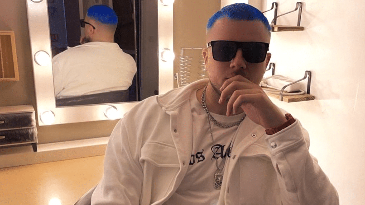 photo de LETAGE, de son vrai nom Hugo Leggins, est un artiste musical polyvalent originaire de Nancy, en France. Grâce à ses talents de rappeur et de réalisateur