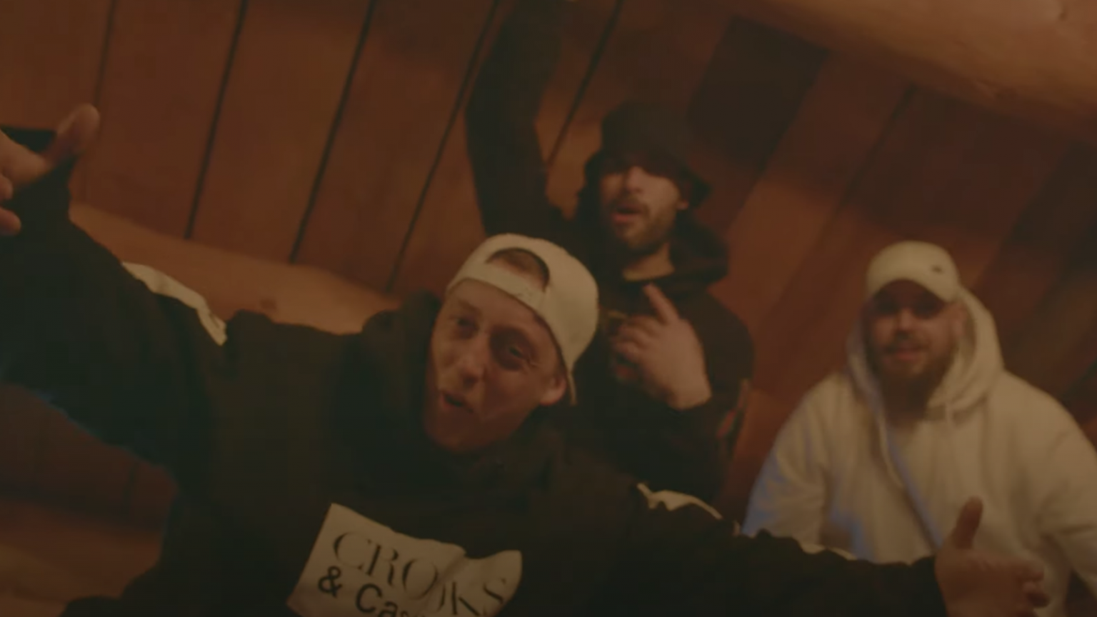 photo de Survivor, Kaliba et Skyno le font « En Équipe » pour leur nouveau clip