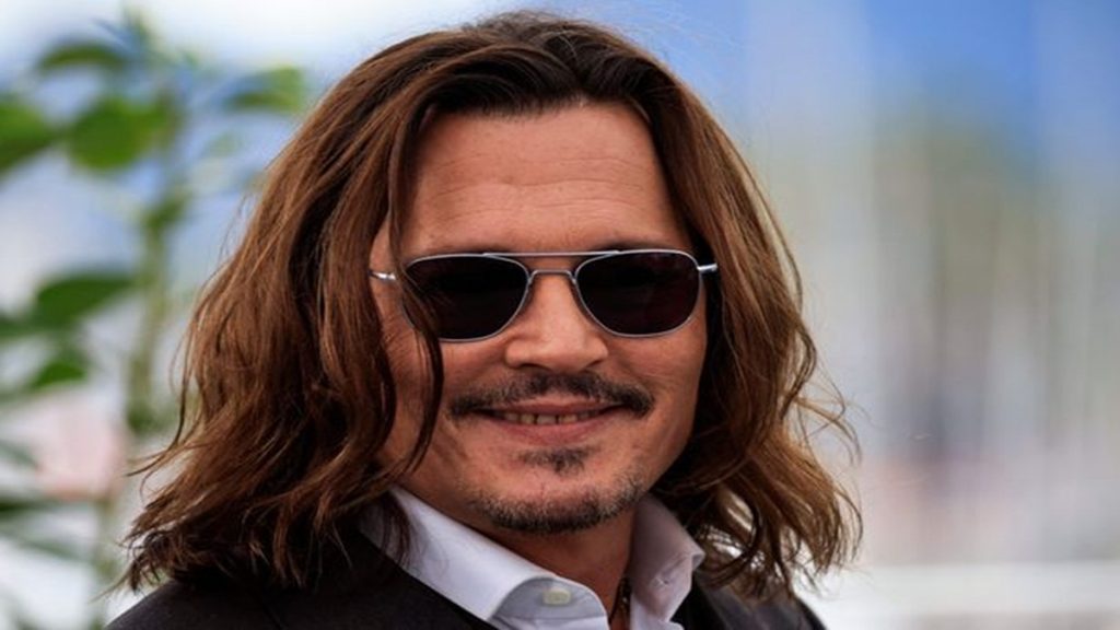 Photo de Johnny Deep fait le buzz au festival de Cannes à cause de... ses dents !