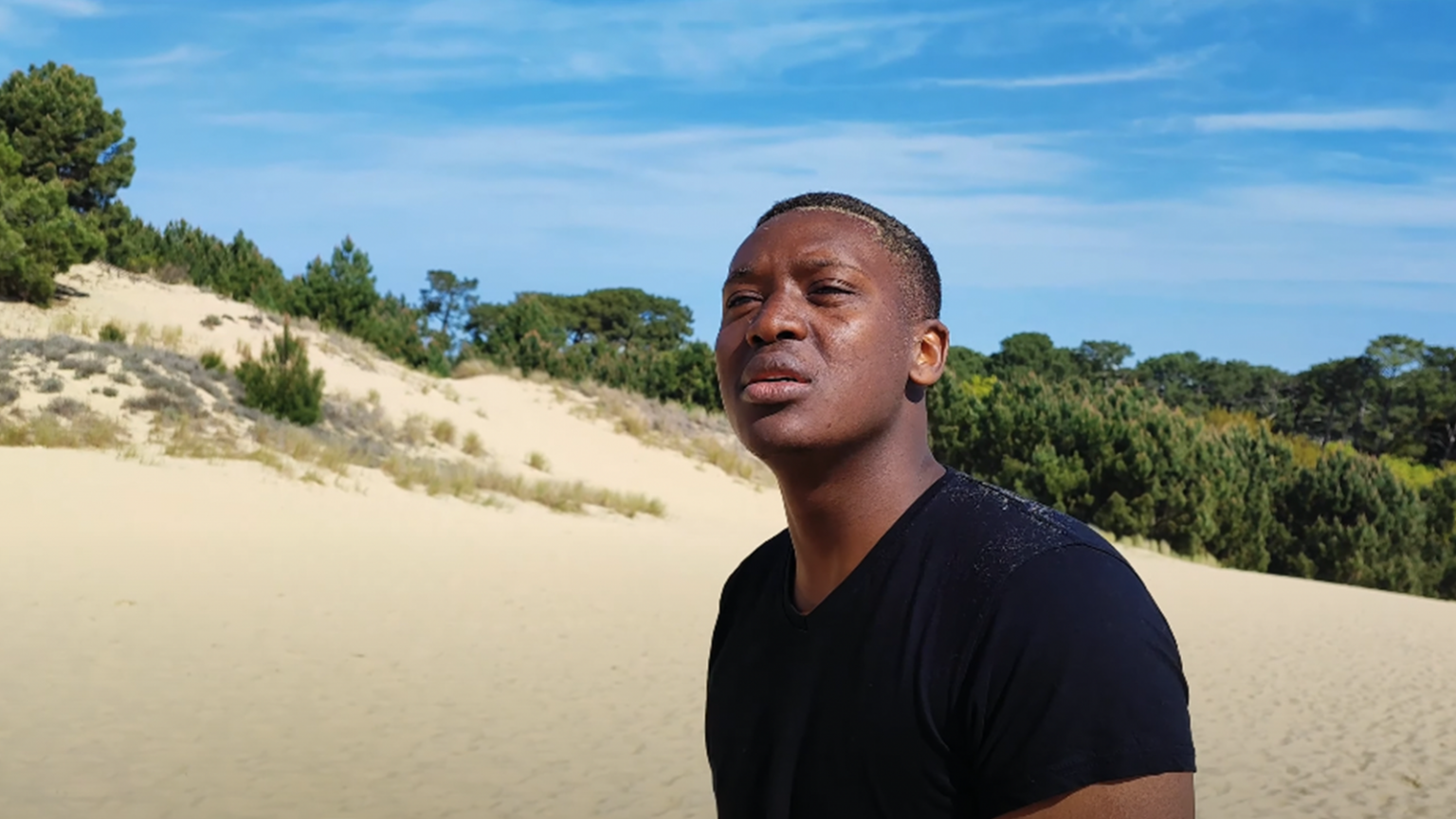 photo HKT tire sur notre corde sensible avec son nouveau clip « J'ai Besoin de Plus de Toi »