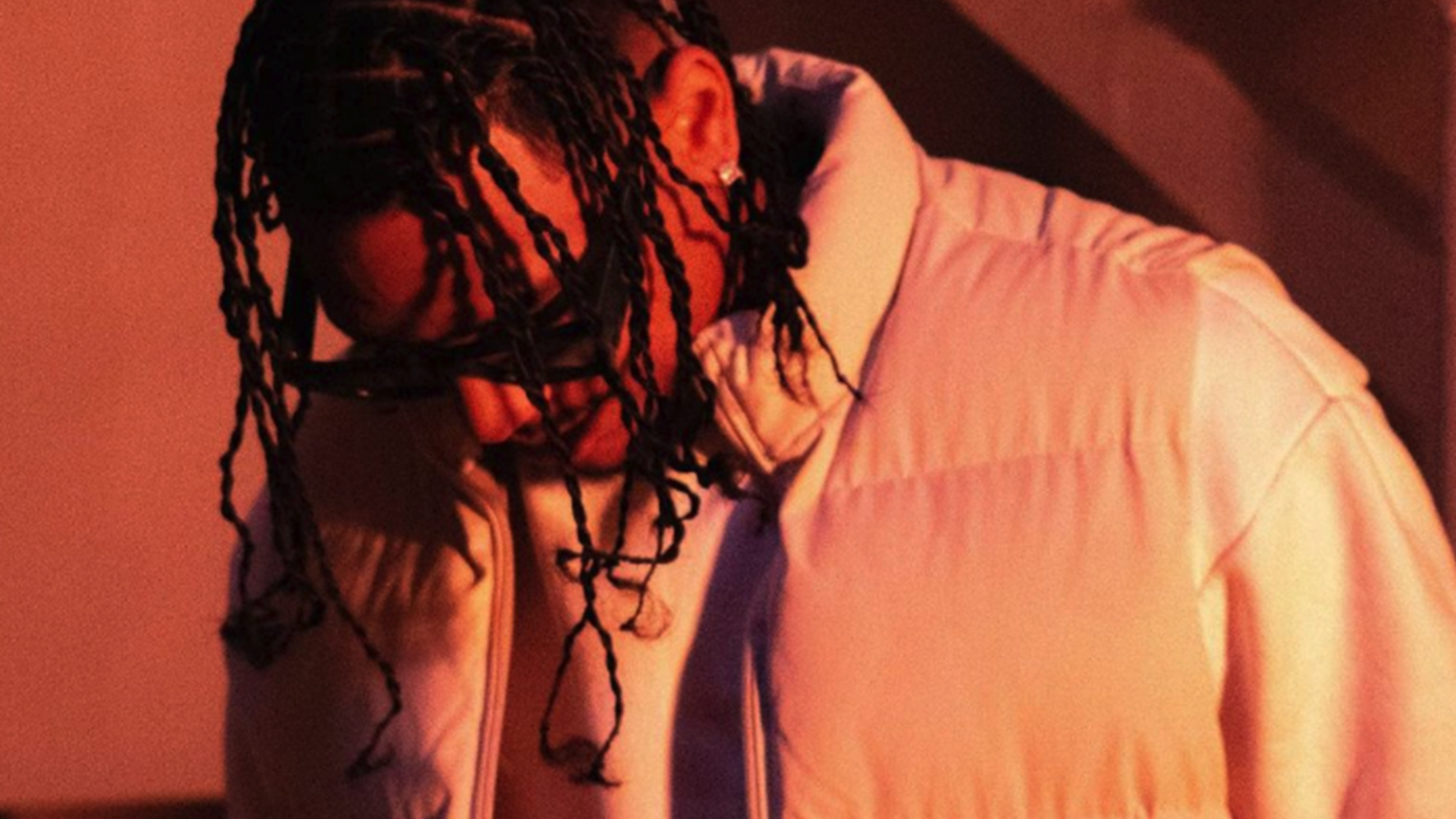 photo de AIRONE est-il « PIÉGÉ » dans son nouveau clip ?