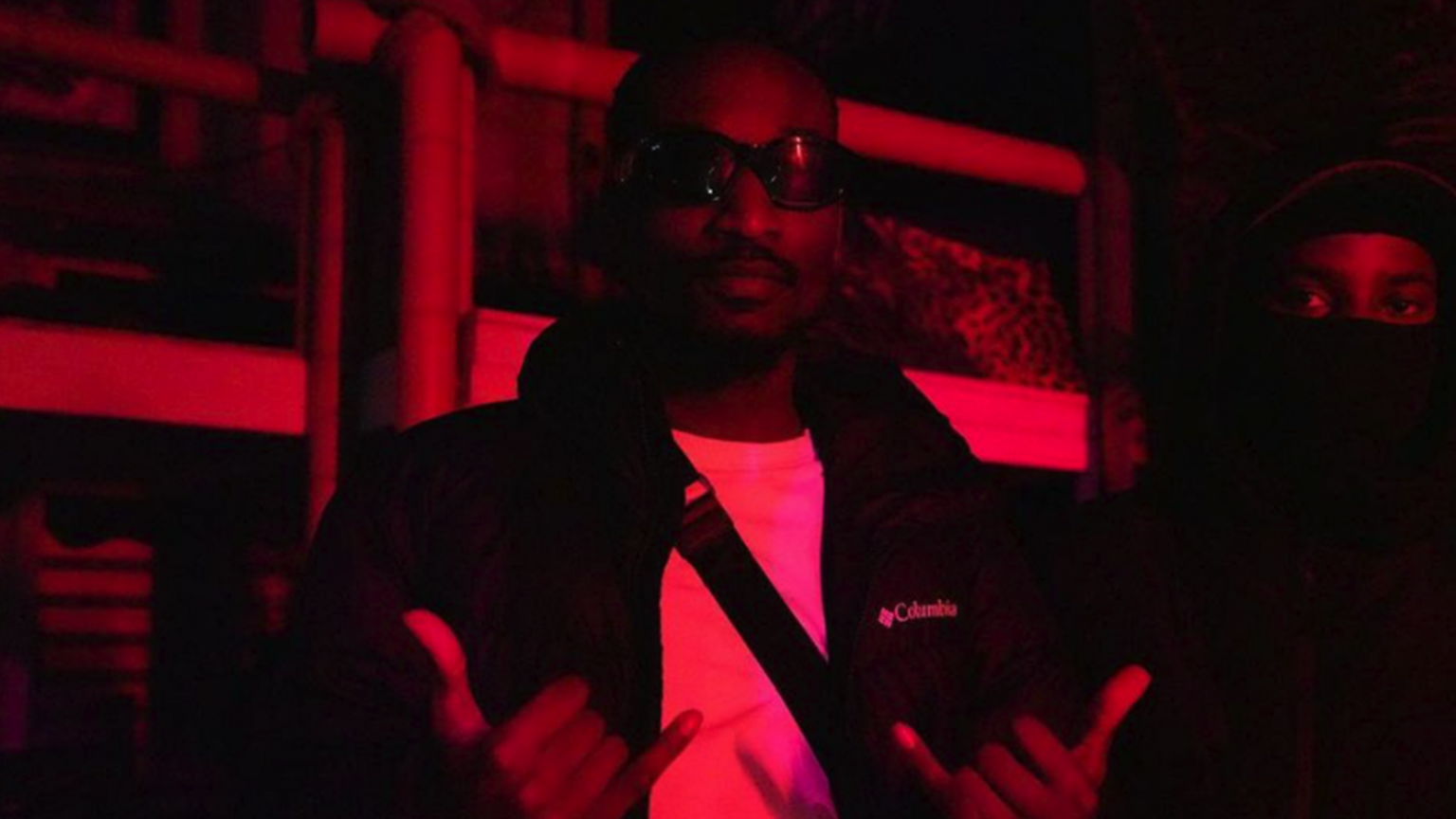 photo de COBRA fait ça « AVEC LES MIENS »