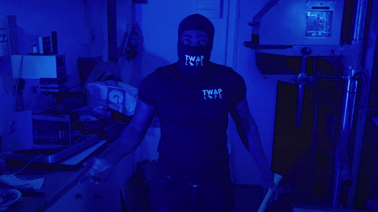 photo de C'est « La Folie » dans le nouveau clip de Skyno