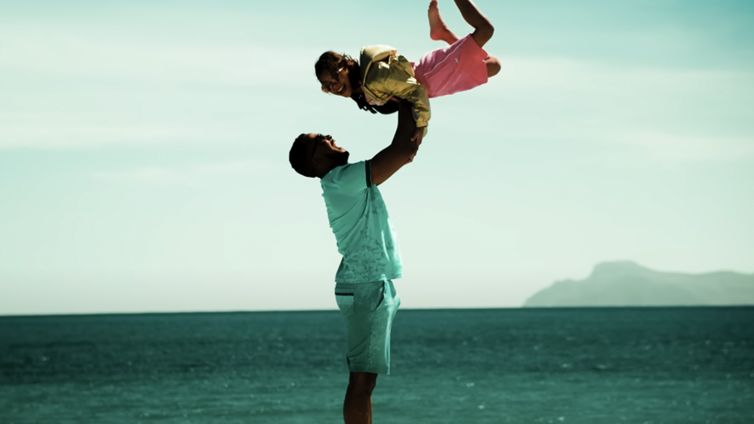 photo de D trois, en mode « Peter Pan » dans son nouveau clip